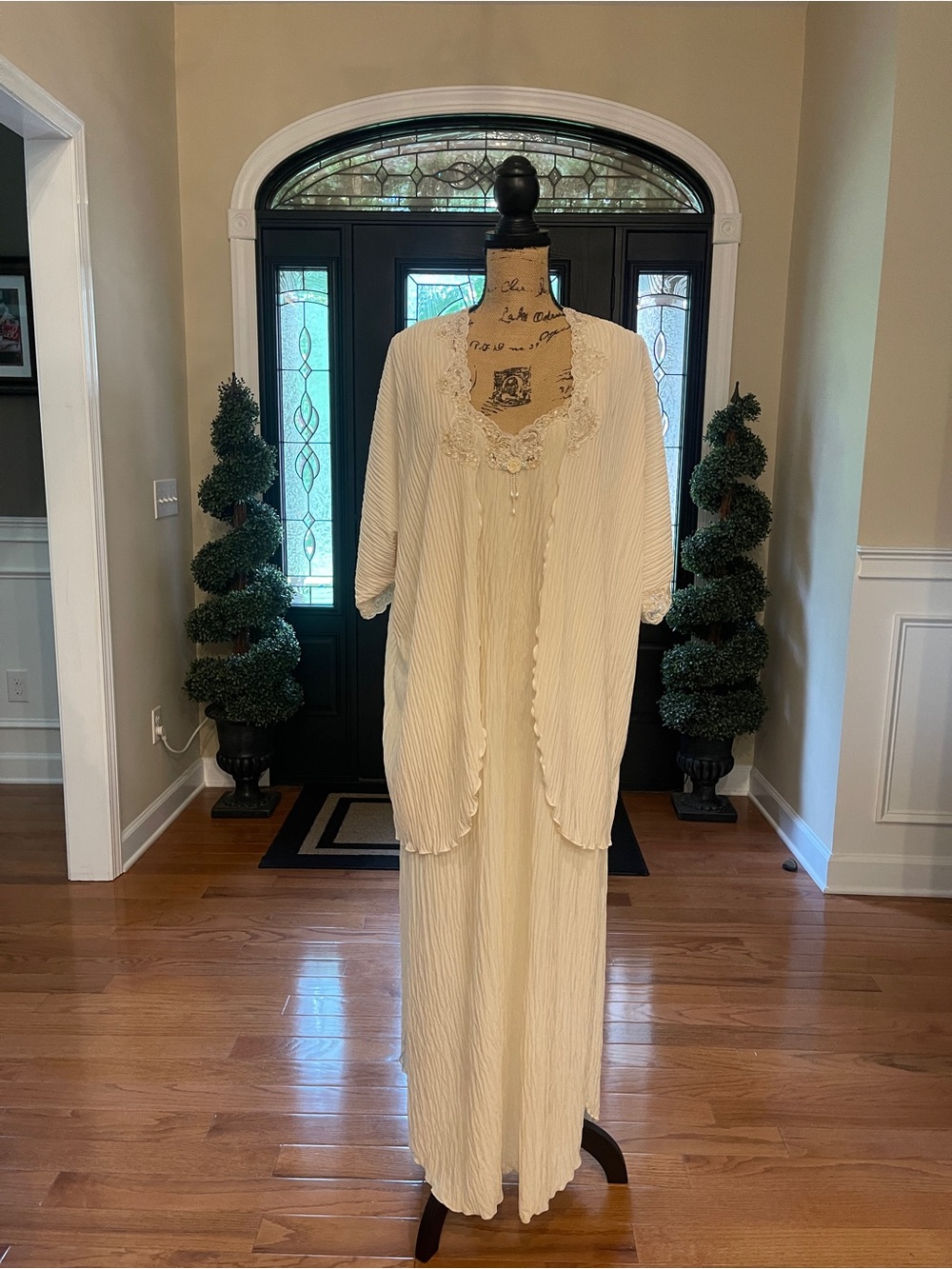 Vintage Bridgerton Style Ivory Embellished Pearl Nightgown & Robe Set Size Large